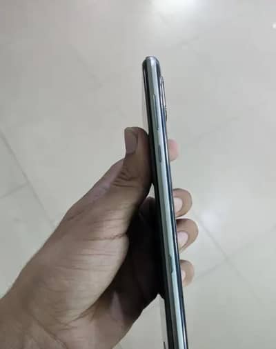 Aquos r3 non pta 10/10