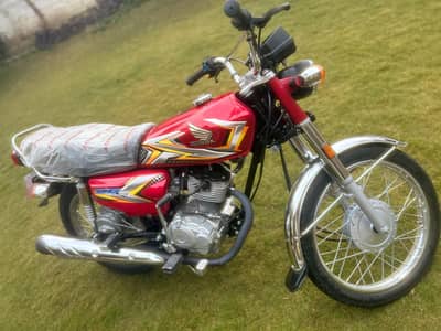 Honda 125 Model 2025 One handed driven