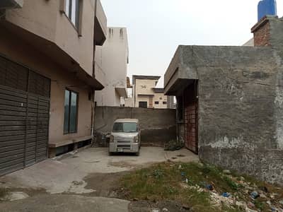 Double Storey 3 Marla House Available In Royal Garden For sale