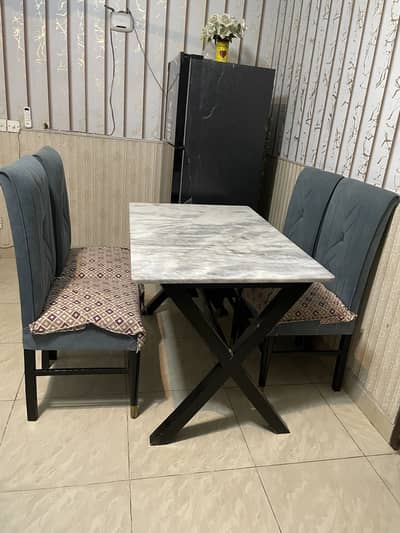 4-Seater Dining Table Set in Excellent Condition