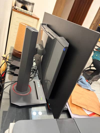 Asus ROG strix 27 inch display  240hz QHD