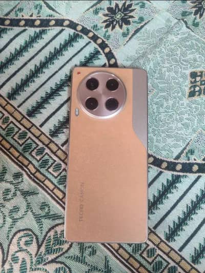 Tecno Camon 30