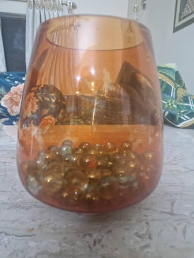 decor piece with marble balls