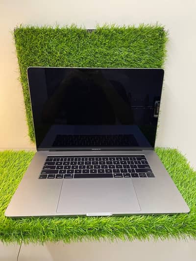 Apple MacBook pro 1 tb 2017