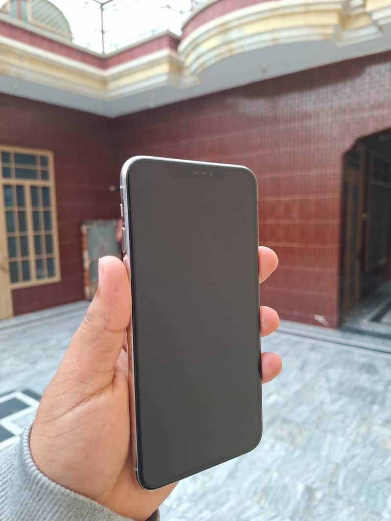 IPHONE 11 pro Max 2
