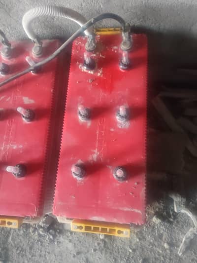 working properly 2 batteries no warranty 1 sal se opr hogaya. l