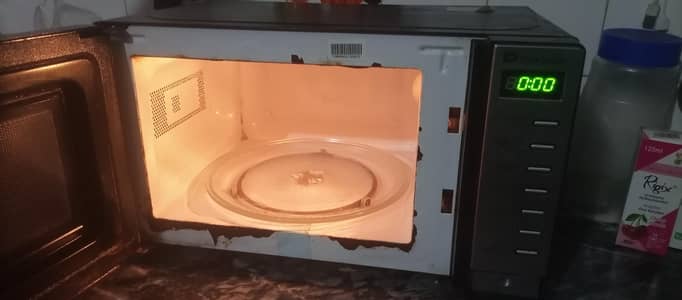 Dawlance Microwaves