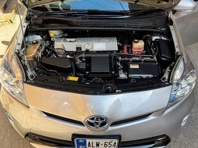 Toyota Prius S LED