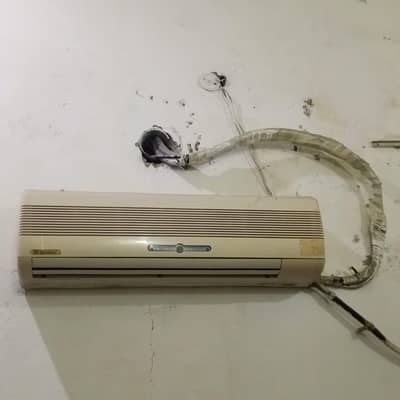 Dawlance 1.5 Ton Ac in excellent condition