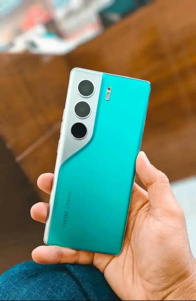 Tecno camon 40 pro 8gb 256gb full new Hy 1 month use Hy