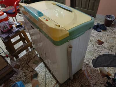 SG Washing Machine and Dryer