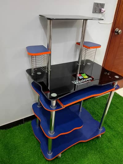 GAMING COMPUTER TABLE FOR SALE