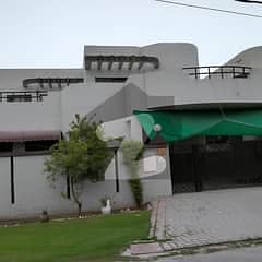 1 Kanal House For Sale in Askari 10 Lahore.
