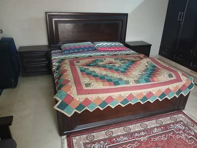 Bed set - Double bed set - king size bed - wooden bed - bedroom set