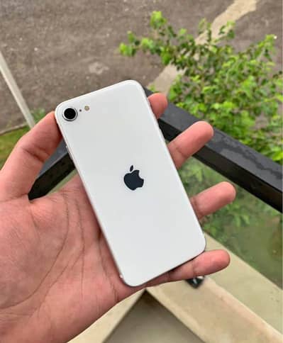 iphone 8 128GB full box no Whatsapp number 03222352063