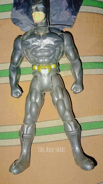 BATMAN ACTION FIGURE