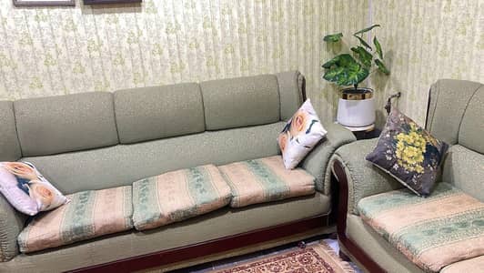 2 & 3 Seater Sofa Set for Sale – Excellent Condition (9/10)