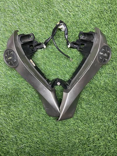 Toyota Aqua Steering wheel Multimedia control switch