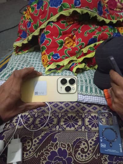 infinix hott 40 pro 8+256 only mobile and original charger available