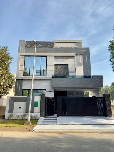 BRAND NEW HOUSE 8 MARLA NEAR BAHRIA SCHOOL & COLLEGE AVAILABLE FOR SALE