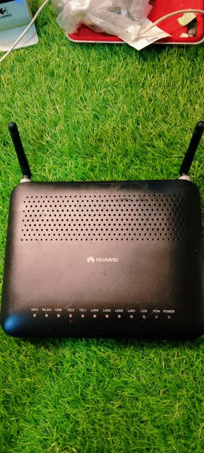 Huwawei Wifi Router plus Optical Fiber
