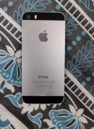iphone 5S 64GB full box Whatsapp no 03246107725