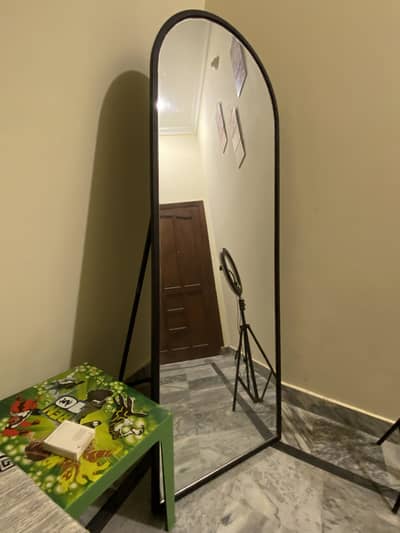 Band new iron mirror for sale one month use length 6 ft