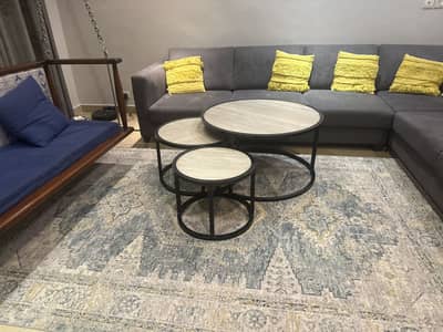 Amazing, long lasting set of 3 coffee tables