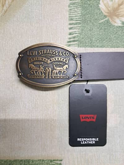 Levi's brand new Bovine Leather belt (Dark Brown)