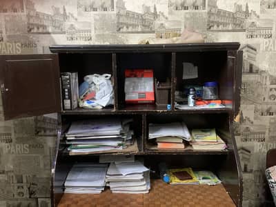 Spacious Study Table