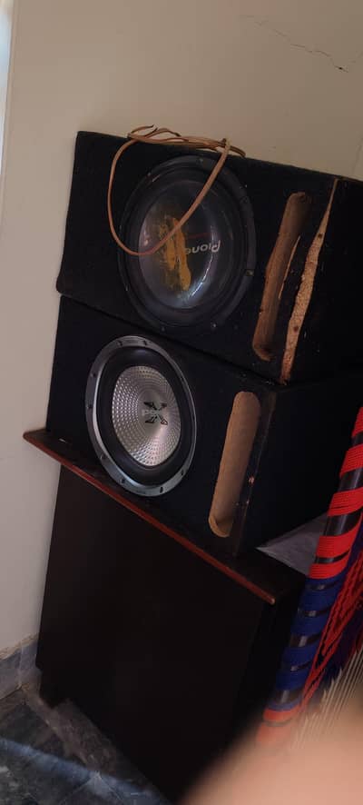 Sony Xplod brand new hy 25k. . . pioneer bilkul ok 15000