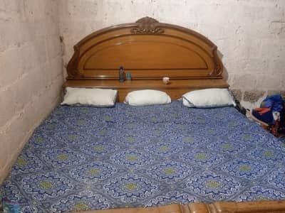 Bed king size Almari 1 side table dressing.