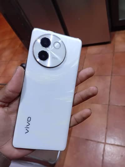 Vivo V30e 256/12 gb 2.5 snapdragon color white