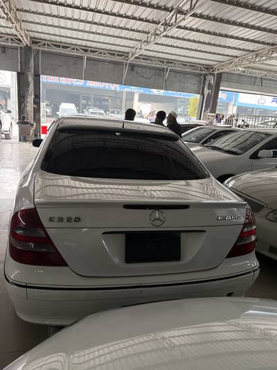 Mercedes E320