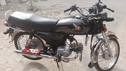 Honda CD 70 black color