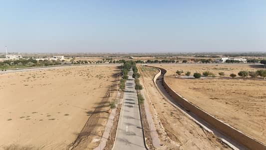 1000 Sq Yd Plot For Sale Precinct-18, Bahria Town Karachi Just 3 Mins Drive from Main Gate, Near Jinnah Avenue & Close to Theme Park | Ideal for Residence or Investment.