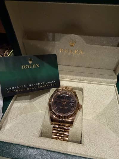 Luxury Gold Automatic Men’s Watch – Day & Date