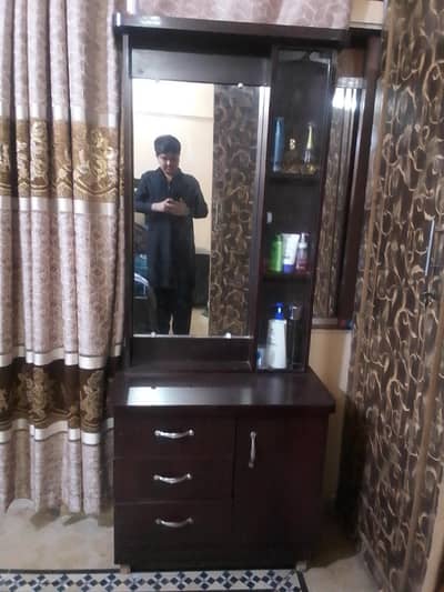 divider- almari+ dressing