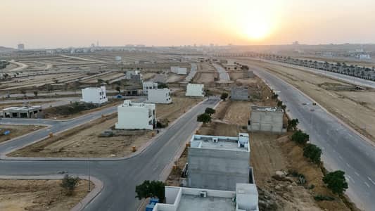 125sq yd plots FOR SALE in Precinct-27 on MAIN JINNAH AVENUE. All amenities nearby including MOSQUE, General Store, Parks & Fuel Station. 10min Drive from Main Gate of Bahria Town Karachi.