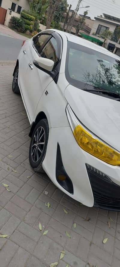 Toyota corolla yaris 1.5 automatic full option push start