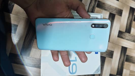 vivo y19. . 4 Gb ram. . 128. gb Rom