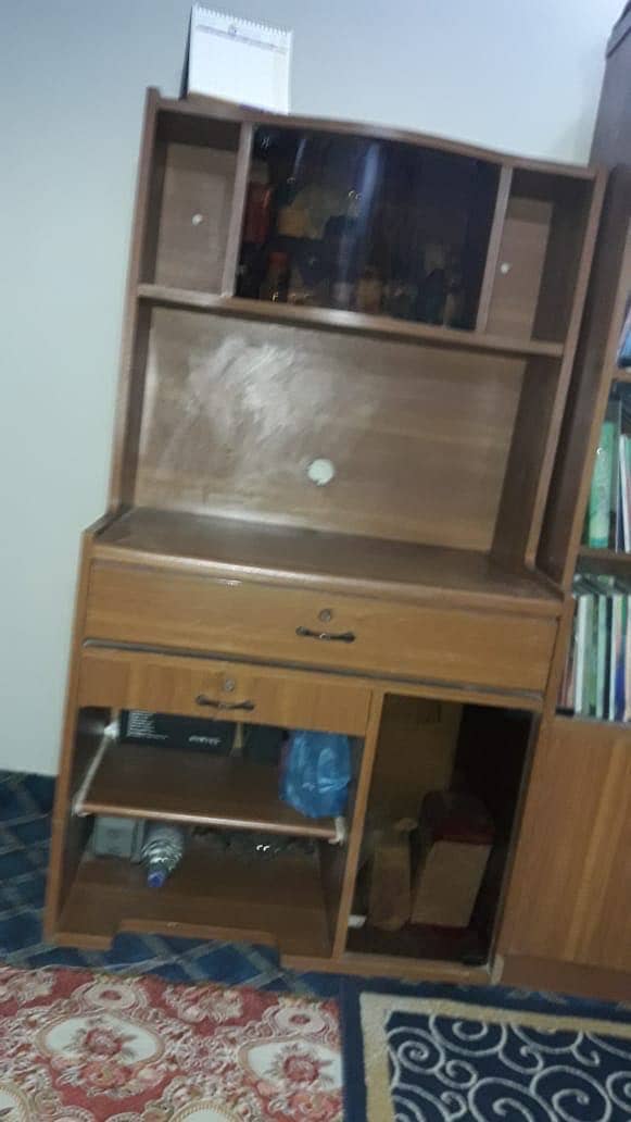 Computer table with storage 0