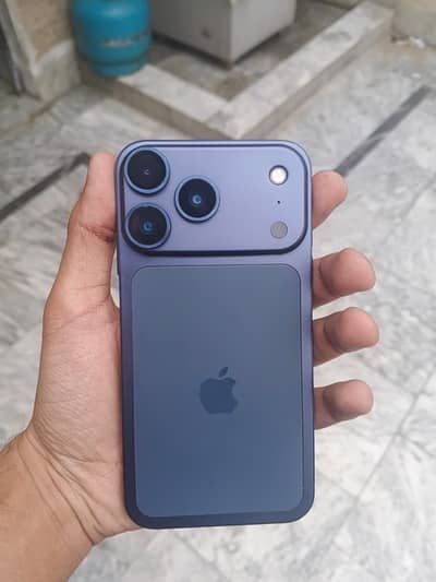 IPHONE XR CONVERTED TO 17 PRO