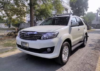 Toyota Fortuner 2013 Total Genuine