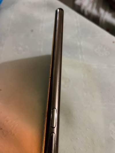 i phone xs max golden 256gb  non sim working