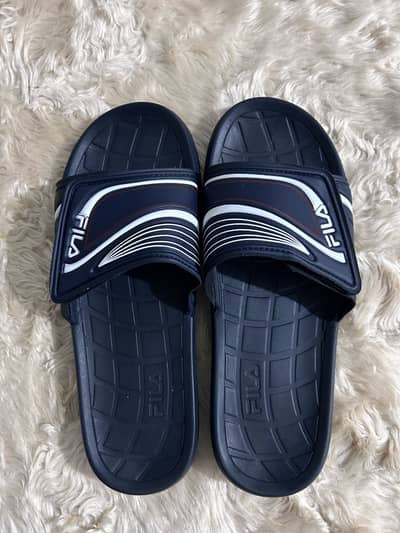 Fila slides
