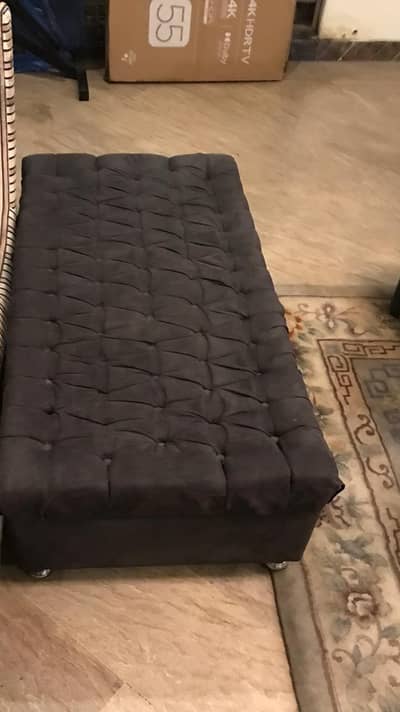 Single sofa seat and Glass decoration set