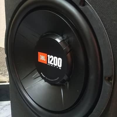 JBL sub whoofer
