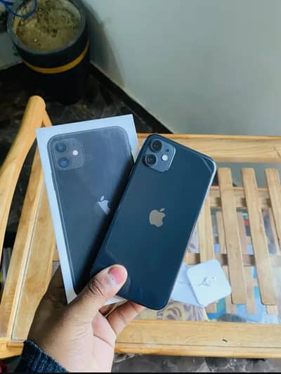 iPhone 11 factor unlock 10/10 condition 100% roginal battery health