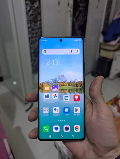 8+8gb ram  256 gb Rom